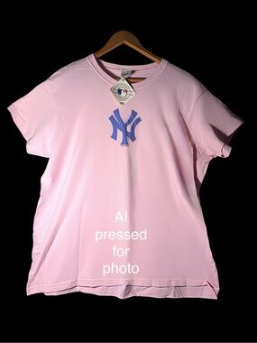 NY Yankees Pink Logo Women's Tee XL